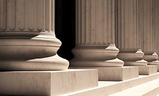 close-up-of-stone-pillars-of-courthouse